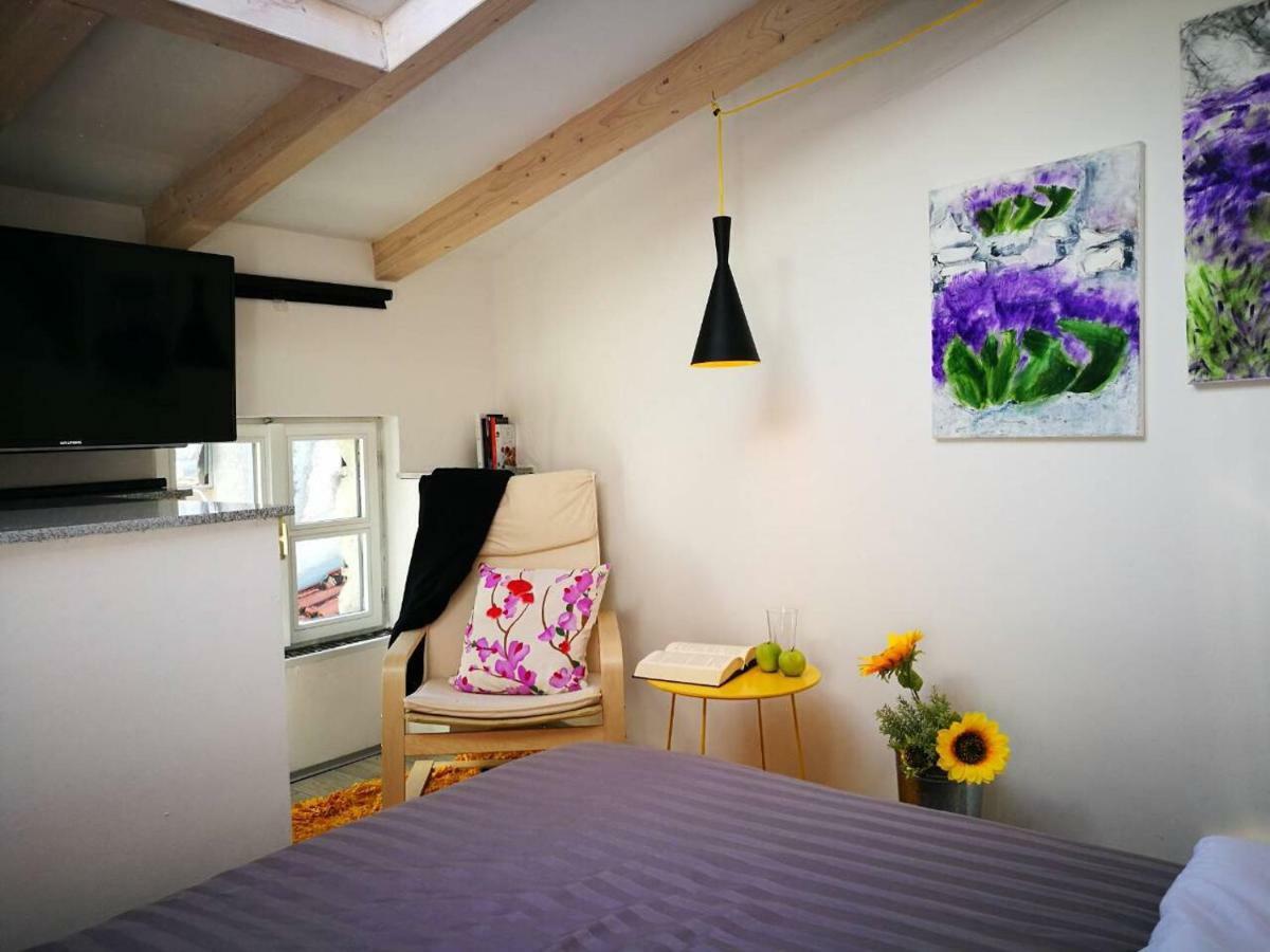 Cres Art Studio Kuning Apartment Экстерьер фото
