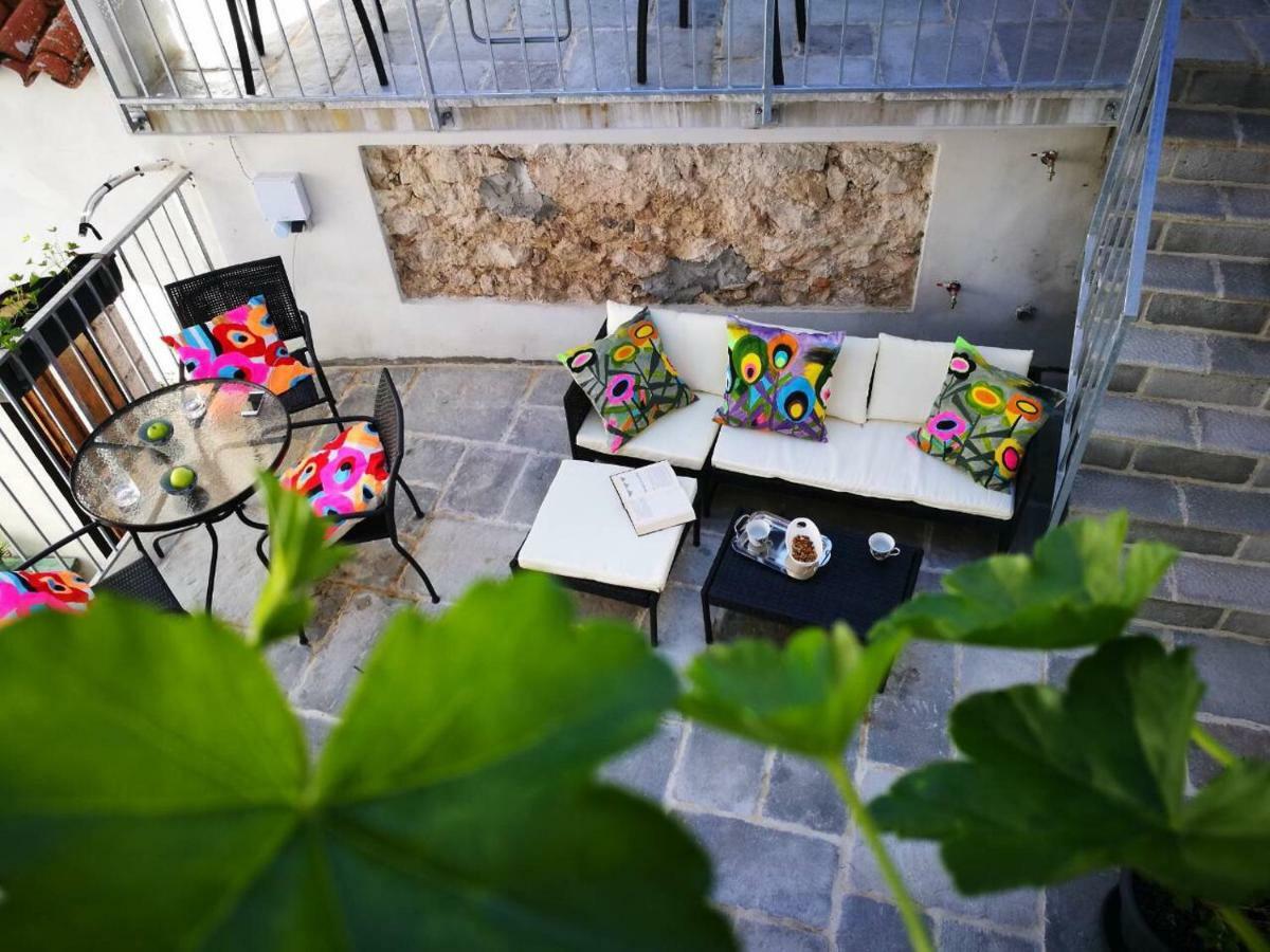 Cres Art Studio Kuning Apartment Экстерьер фото